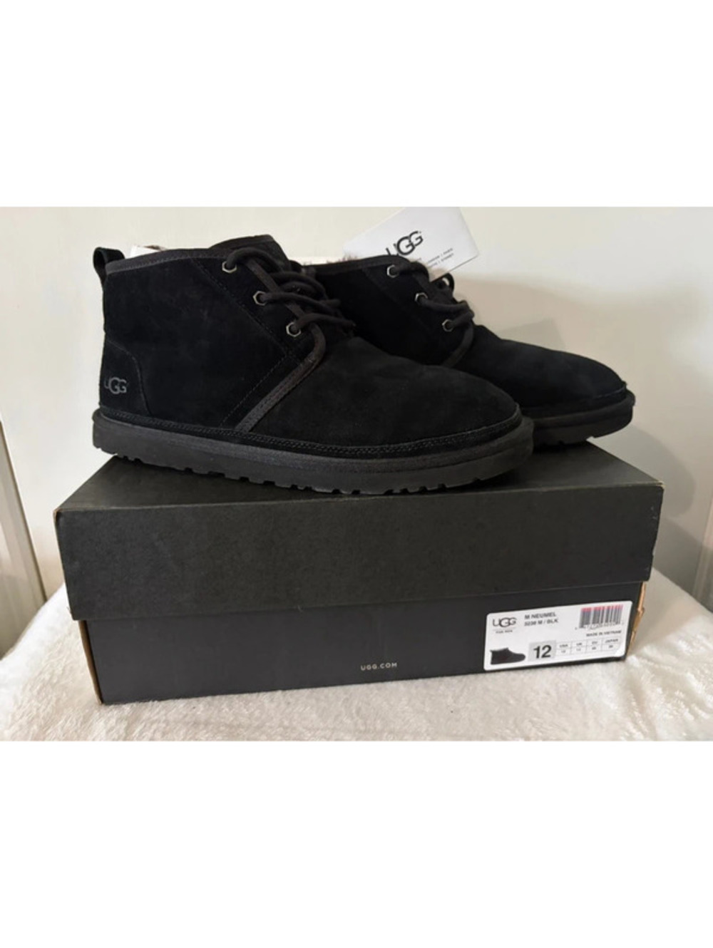 UGG Neumel Mens Size 12 Black Suede Chukka Ankle Boots 3236 Wool Lined EUC